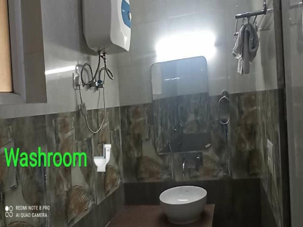 Oyo 74401 Aster Garden Suites 德里 外观 照片