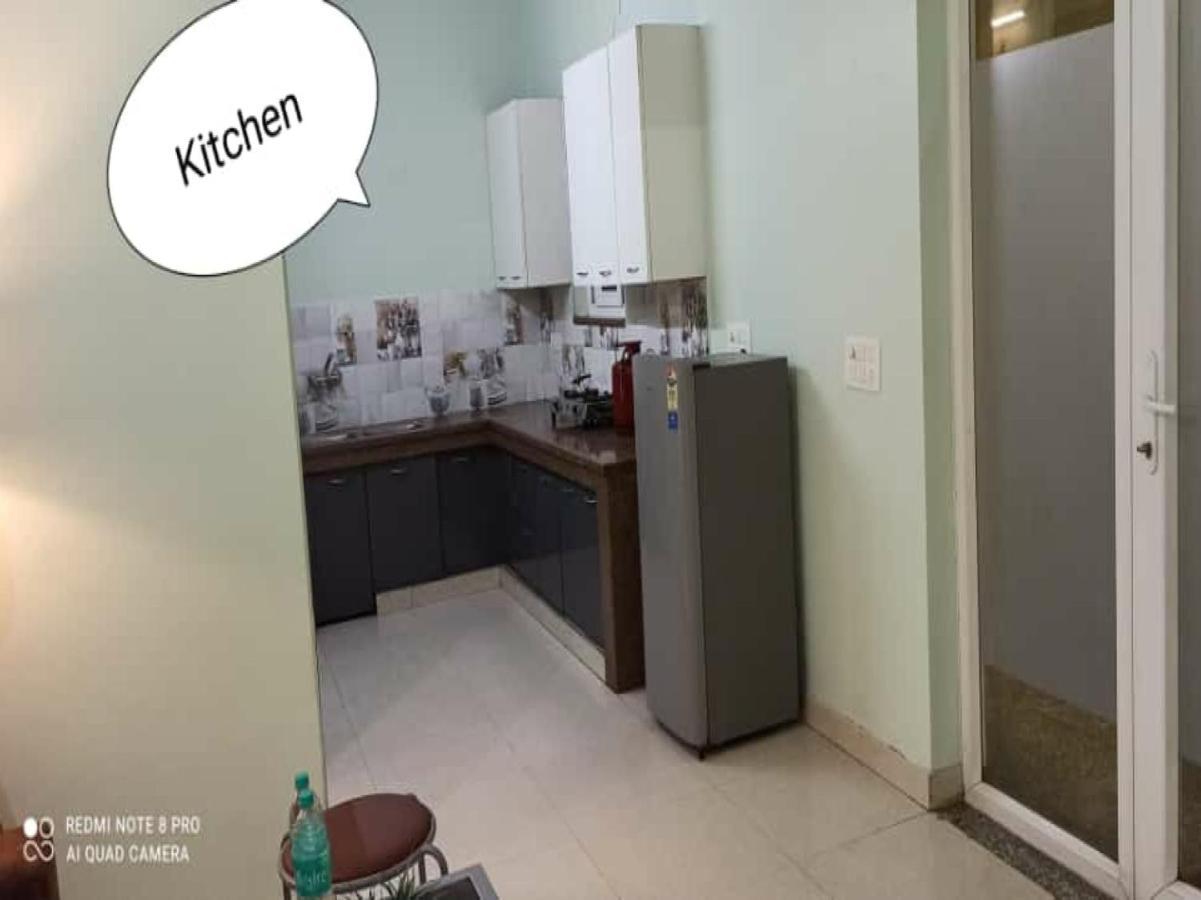 Oyo 74401 Aster Garden Suites 德里 外观 照片