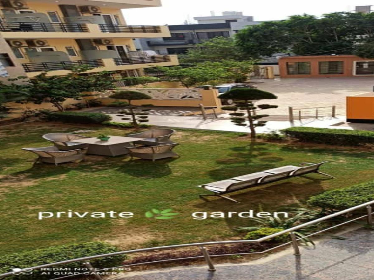 Oyo 74401 Aster Garden Suites 德里 外观 照片
