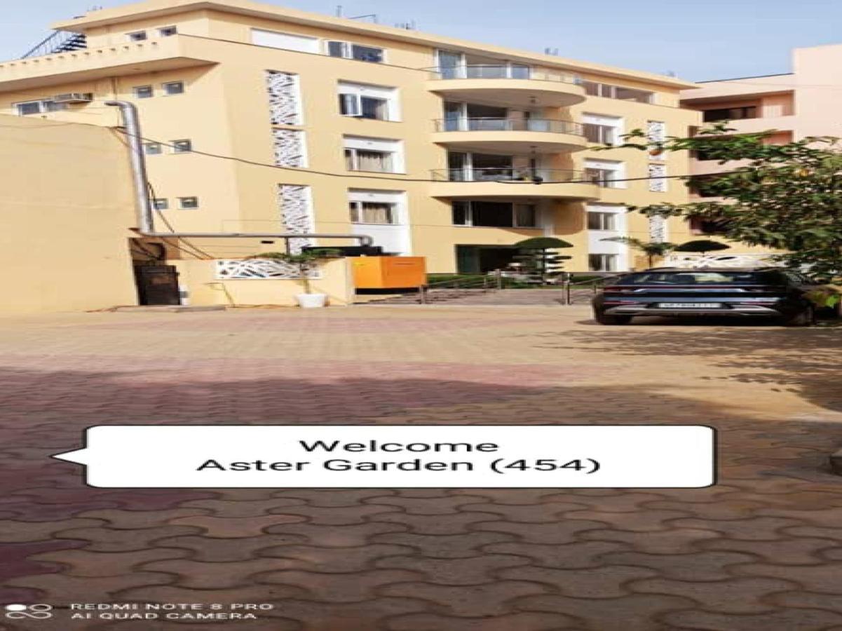 Oyo 74401 Aster Garden Suites 德里 外观 照片