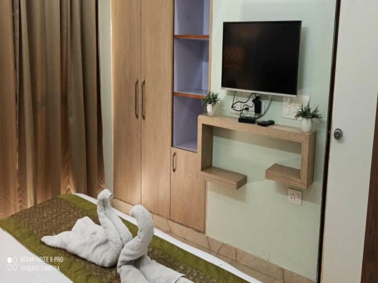 Oyo 74401 Aster Garden Suites 德里 外观 照片