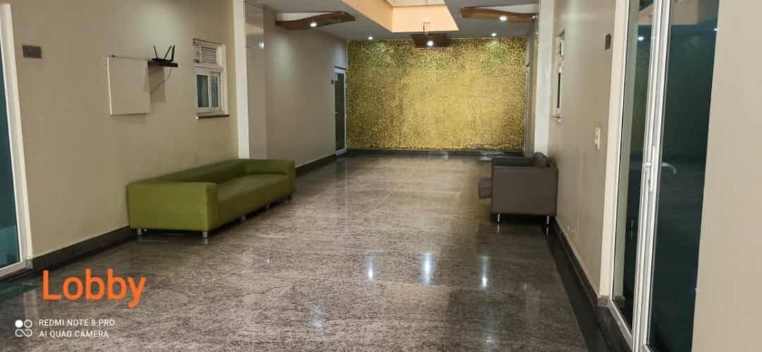 Oyo 74401 Aster Garden Suites 德里 外观 照片